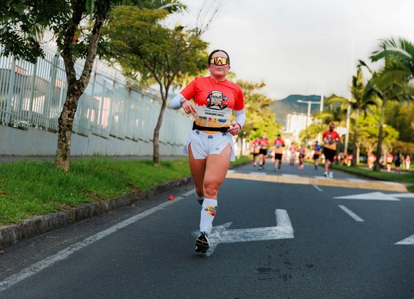 Construire un torse musclé avec des haltères : conseils et exercices
